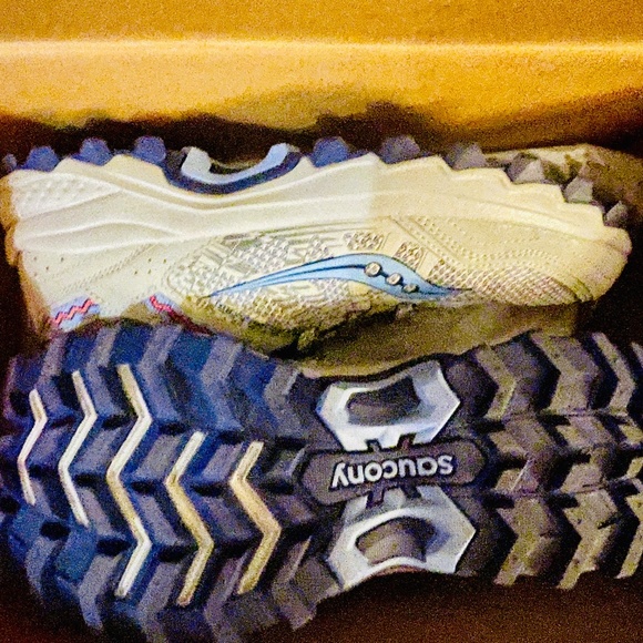 Brand New Women’s Saucony Excursio TR12 Trail Running Shoes - Picture 3 of 10